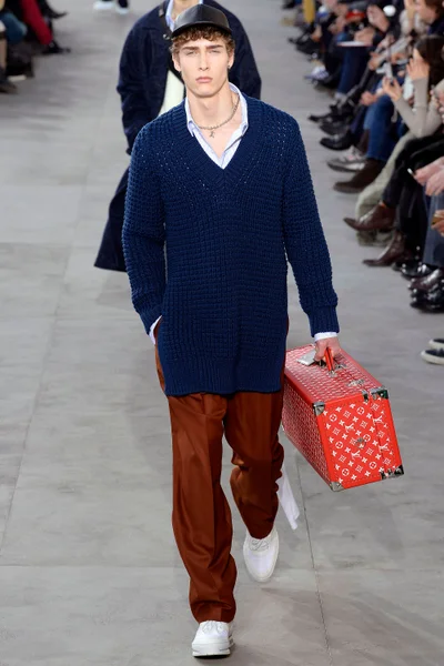 Look 4
